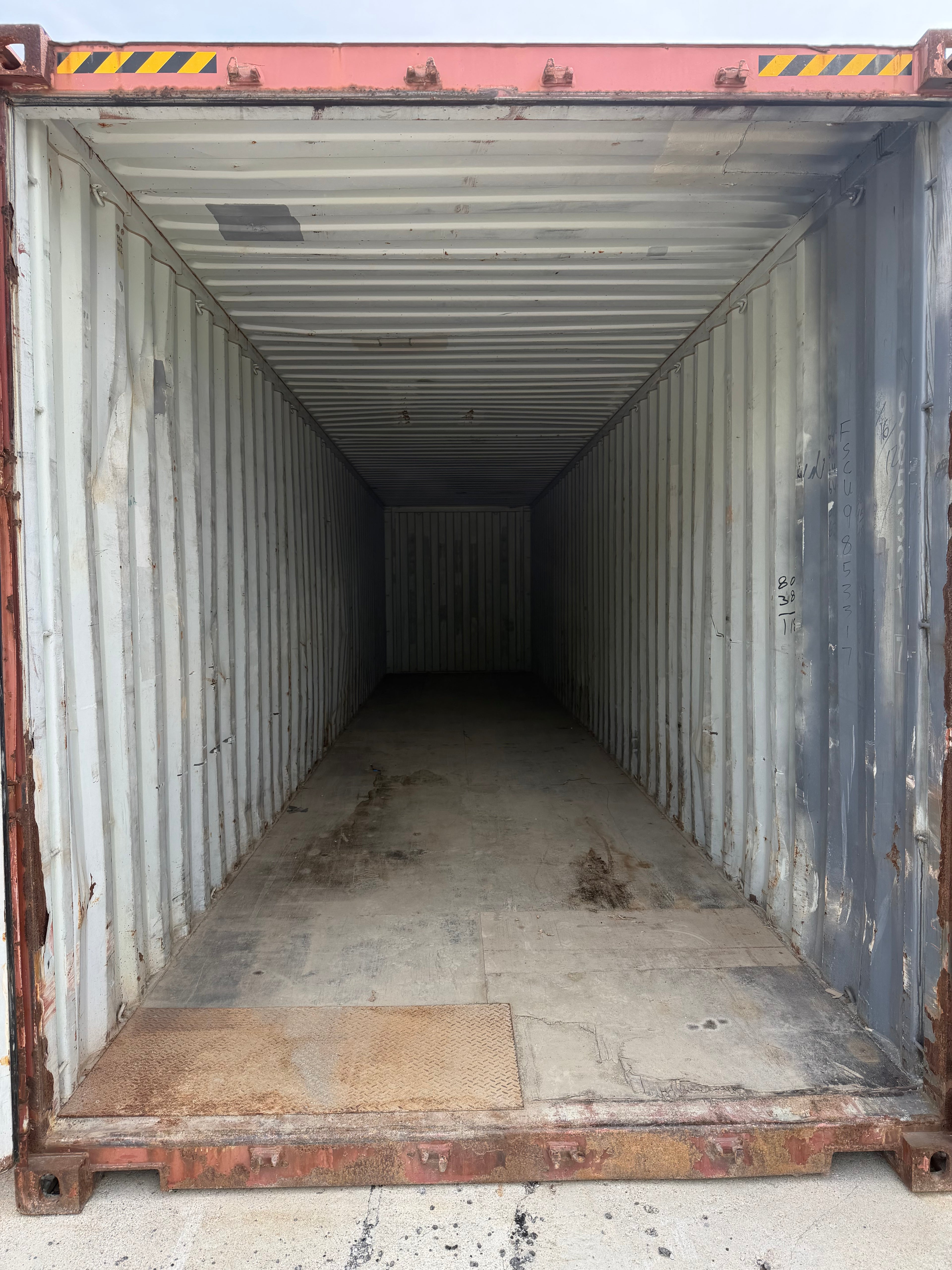 40’ High Cube Used Shipping Container  – 985331-7
