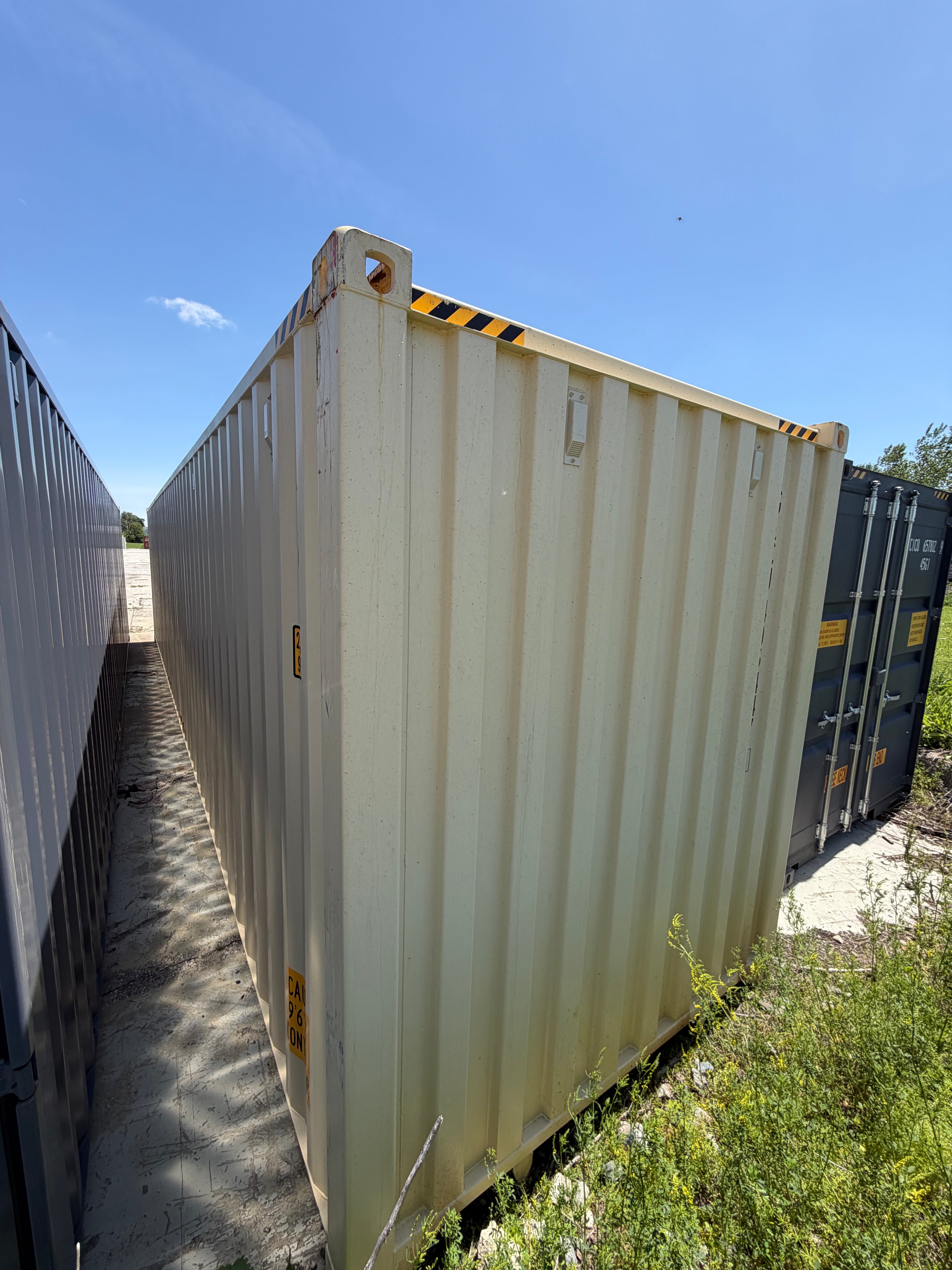 40’ High Cube Shipping Container – One Trip – Beige – Easy Open Doors – Lockbox