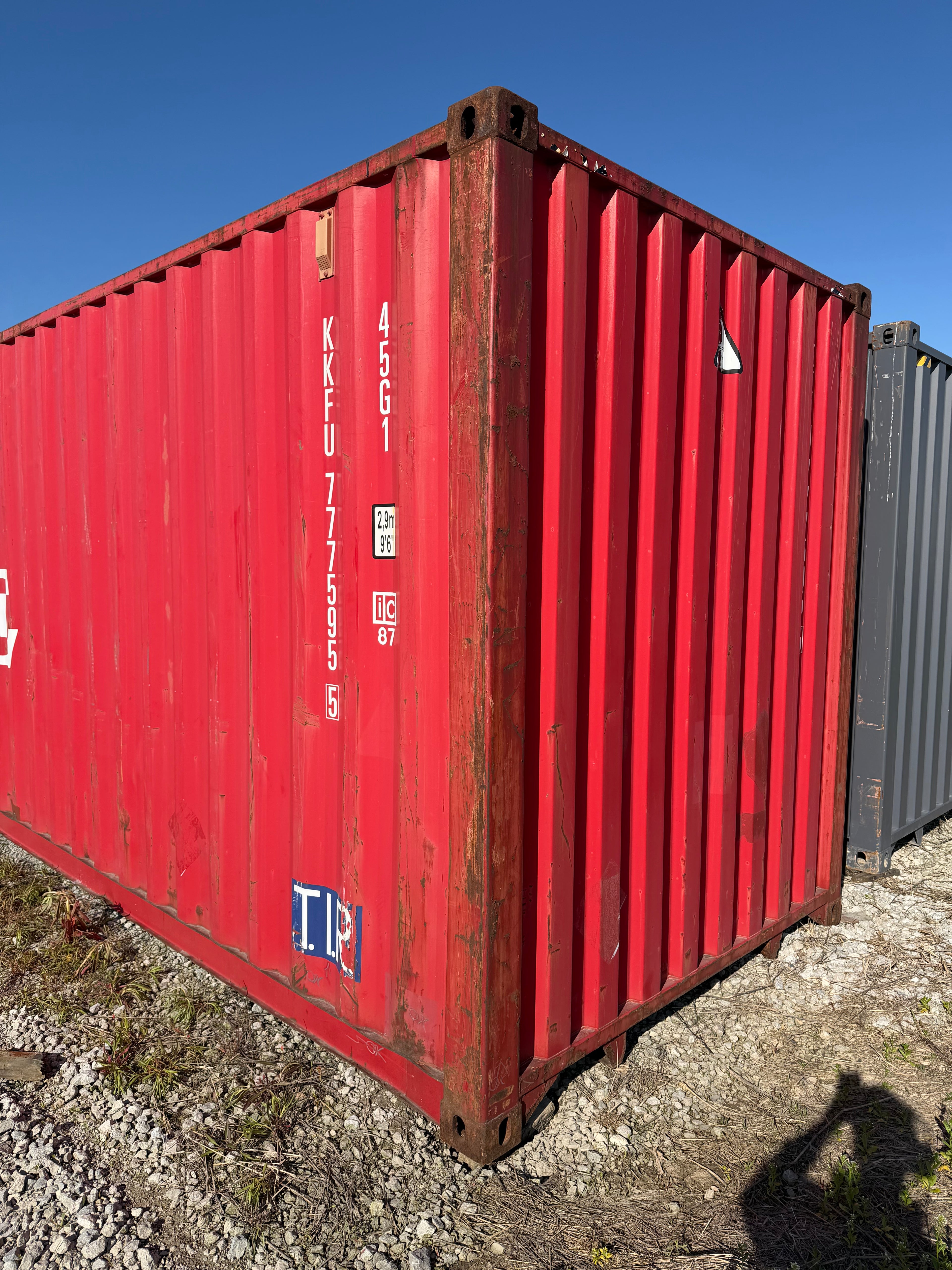 40’ HC Used K-Line Shipping Container – Cargo Worthy | Doors Open & Close Properly 777595-5
